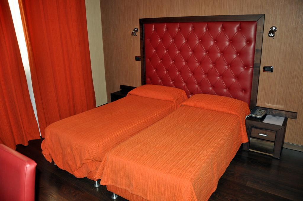 Hotel Fontana Del Re Ariano Irpino Habitación foto