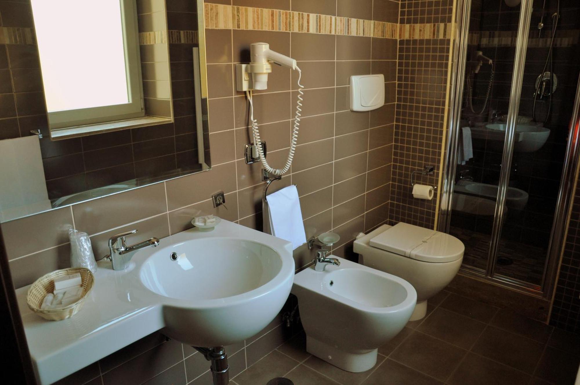 Hotel Fontana Del Re Ariano Irpino Habitación foto